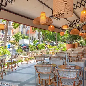 **** Hotel By Ihg Frankreich